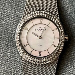 Skagen Mother of Pearl Ladies watch.  Perfect working order. No scratches.